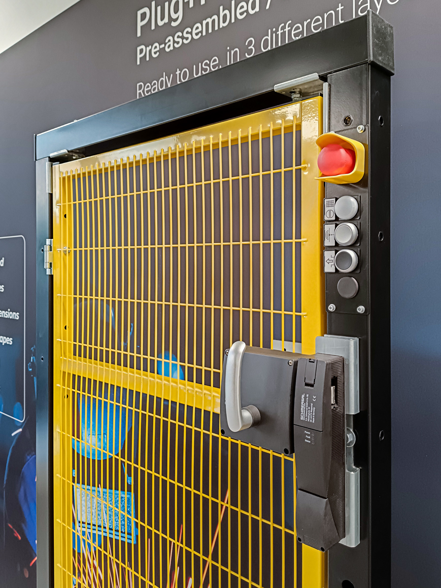 Per supportare l’integrazione dei Dispositivi di Interblocco nei vostri ripari, offriamo Porte Plug+Play provviste di alloggiamenti per elettronica o già precablate.