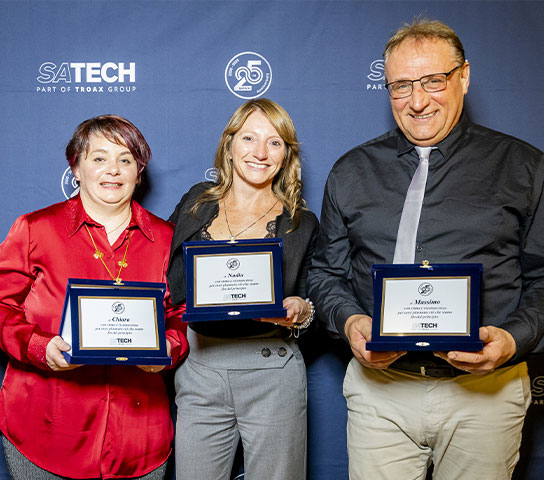 Premiazione dei dipendenti di Satech durante cena aziendale