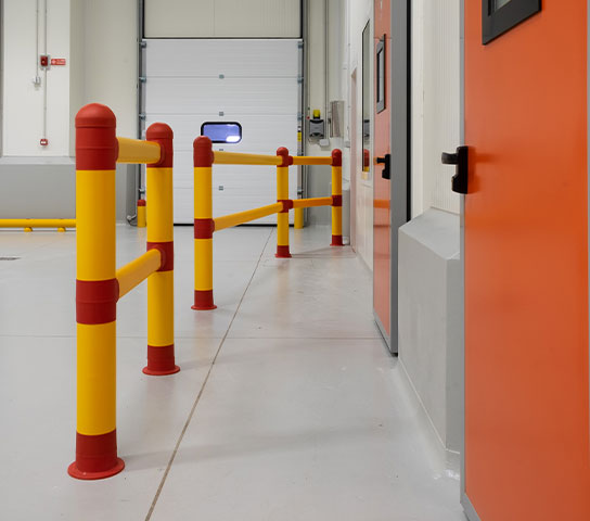 Delimitatori della linea THE ORIGINAL di SatechBarriers a protezione di porte